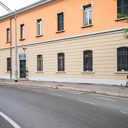 Bohoostel * Boloňa