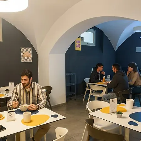 Bohoostel Hostel *
