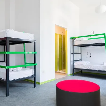 Bohoostel بولونيا