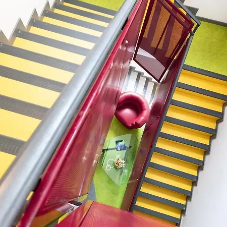 Bohoostel بولونيا