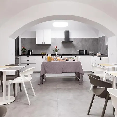 Bohoostel بيت شباب *