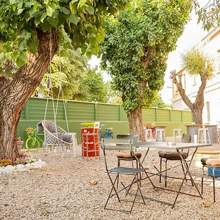 Bohoostel بولونيا