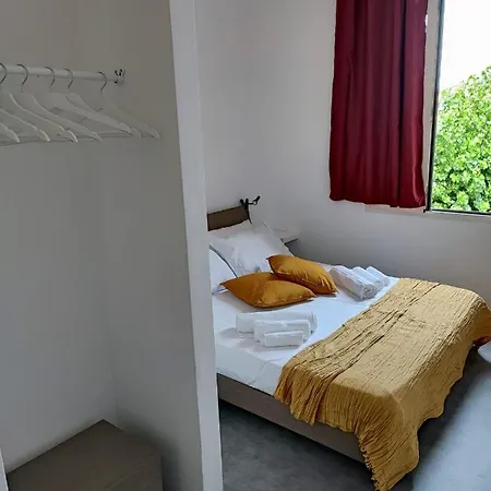 Bohoostel * بولونيا